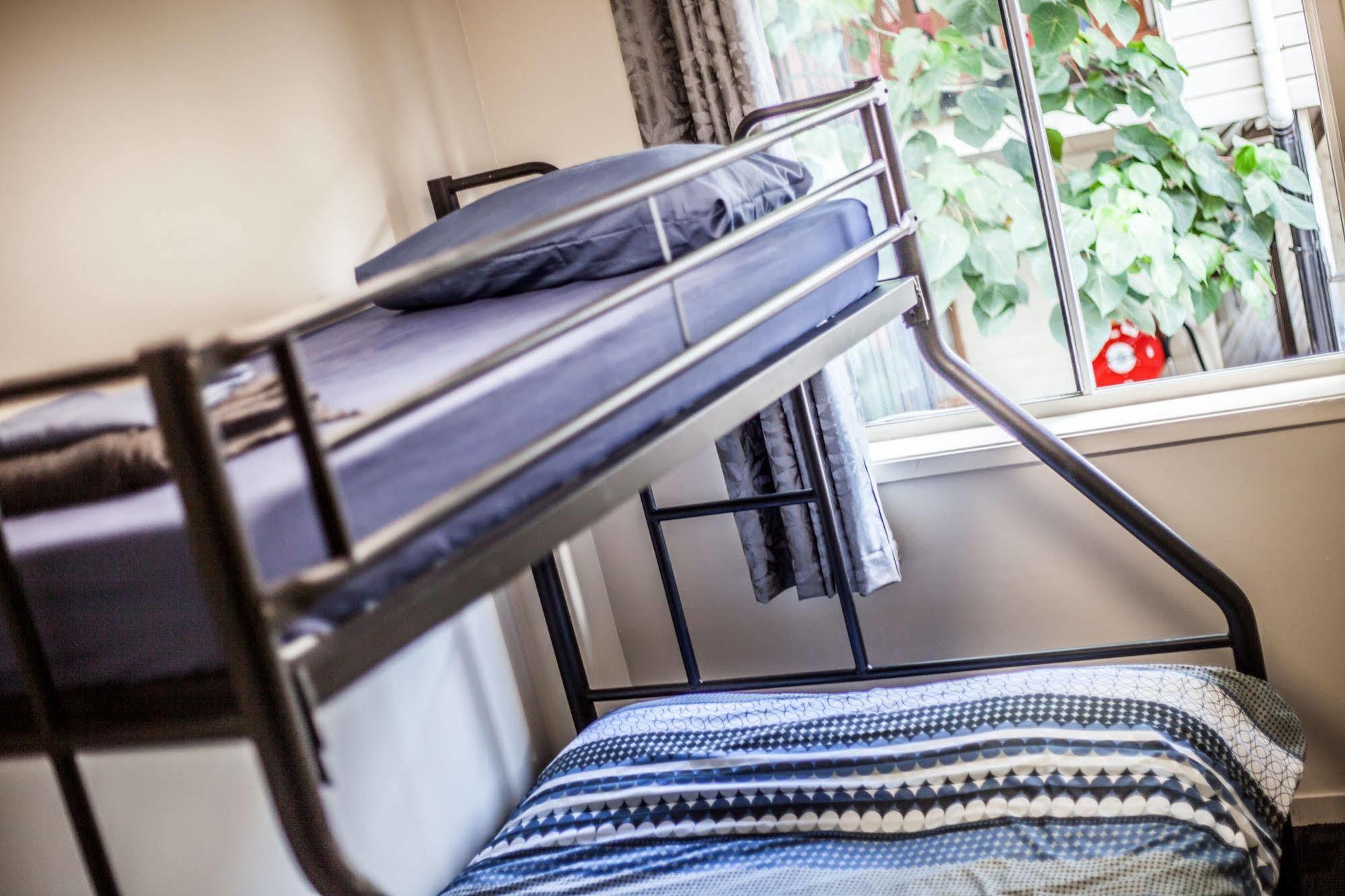 Somewhere To Stay Backpackers Бризбейн Екстериор снимка